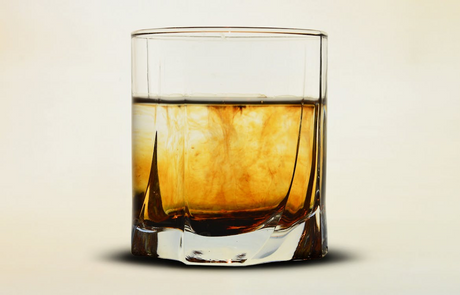 The Ultimate Guide to White and Dark Rum