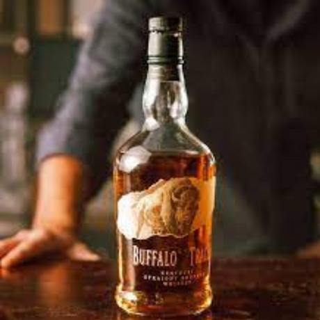 Buffalo Trace Bourbon Whiskey x Bourbon Cream Bundle